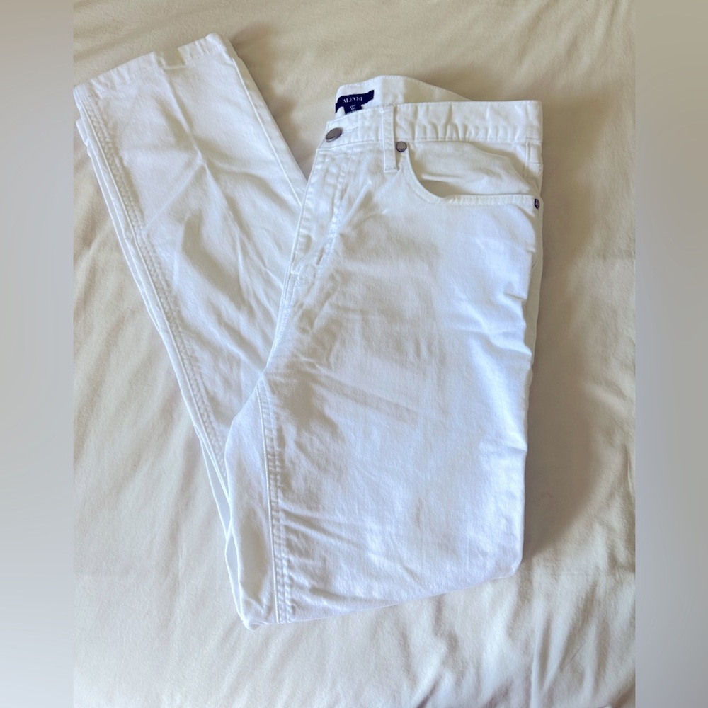 Alfani White Straight Jeans Classic Style men’s